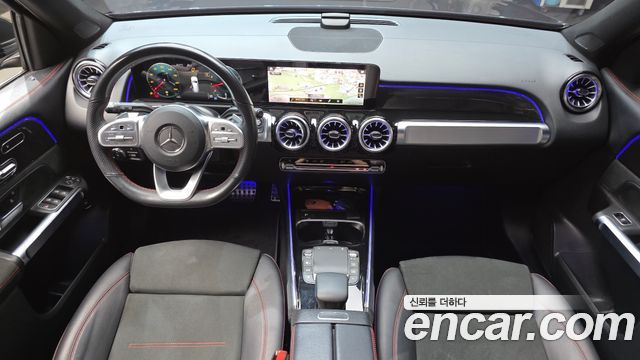 Mercedes-Benz GLB-Class 2021 — photo 7
