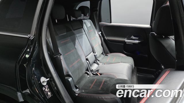 Mercedes-Benz GLB-Class 2021 — photo 12