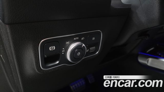 Mercedes-Benz GLB-Class 2021 — photo 19