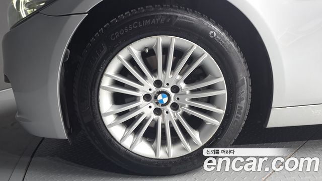 BMW 5-Series 2015 — photo 5
