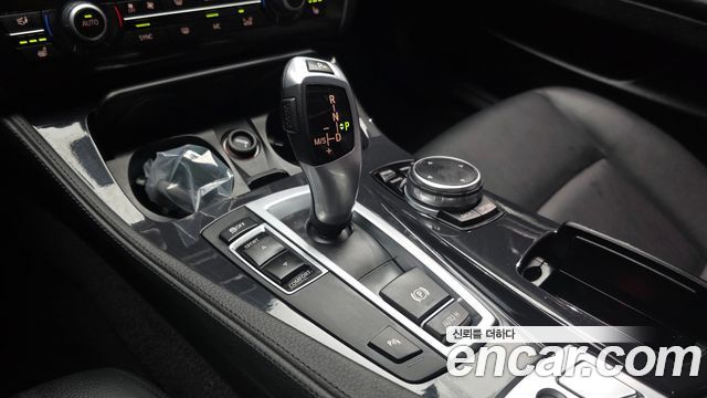BMW 5-Series 2015 — photo 9