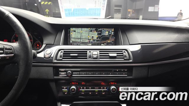 BMW 5-Series 2015 — photo 13