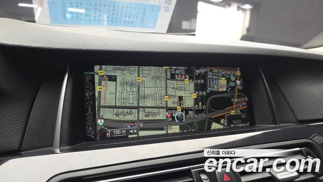 BMW 5-Series 2015 — photo 14