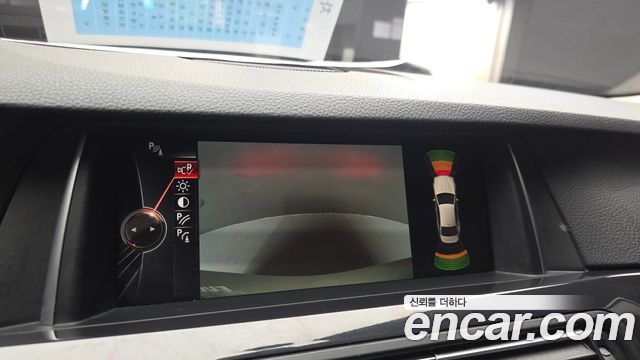 BMW 5-Series 2015 — photo 15