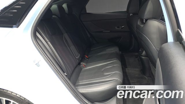 Hyundai AVANTE 2022 — photo 18