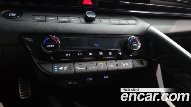 Hyundai AVANTE 2022 — photo 31