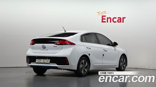 Hyundai Ioniq 2018 — photo 2