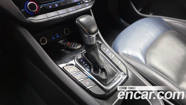 Hyundai Ioniq 2018 — photo 12