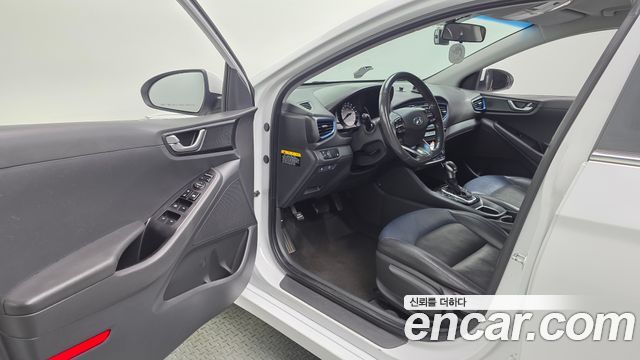 Hyundai Ioniq 2018 — photo 13