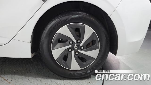 Hyundai Ioniq 2018 — photo 7