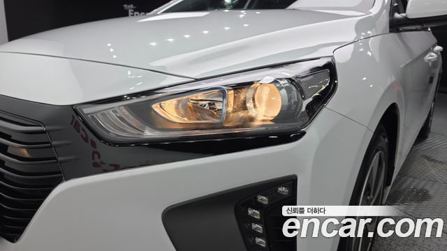 Hyundai Ioniq 2018 — photo 8