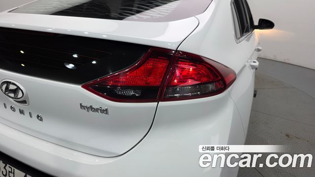 Hyundai Ioniq 2018 — photo 9