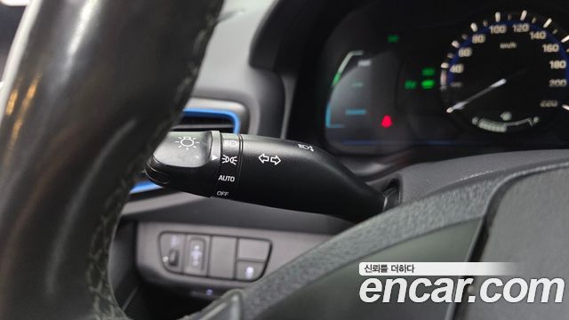 Hyundai Ioniq 2018 — photo 29