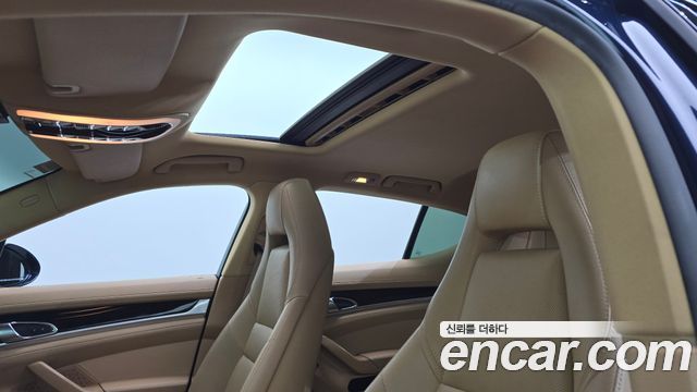 Porsche Panamera 2015 — photo 16