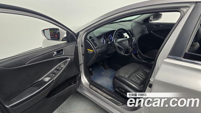Hyundai Sonata 2014 — photo 17