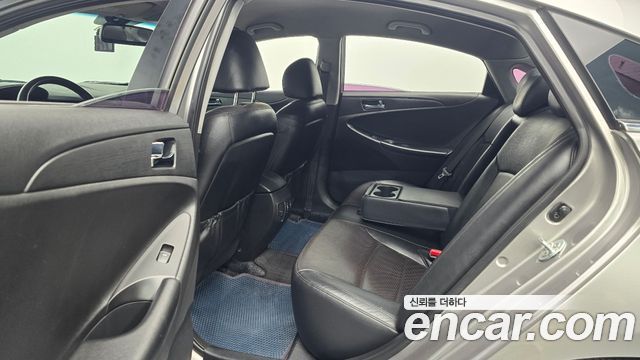 Hyundai Sonata 2014 — photo 18
