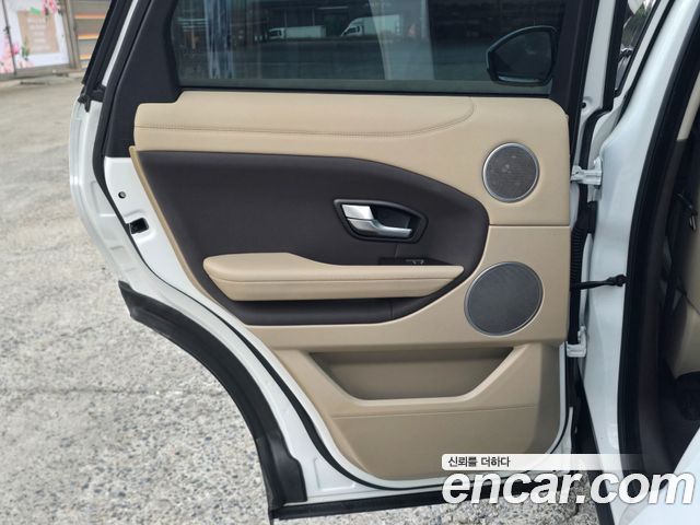 Land Rover Range Rover Evoque 2017 — photo 11