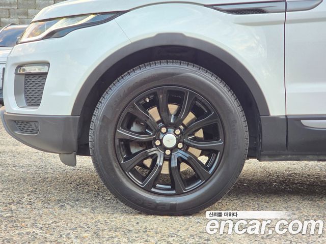Land Rover Range Rover Evoque 2017 — photo 19