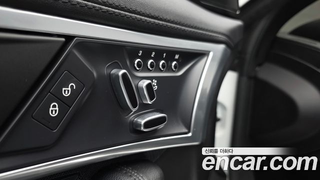 Jaguar F-TYPE 2020 — photo 18