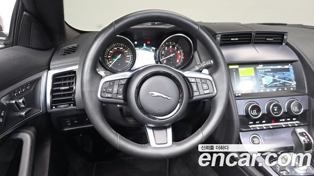 Jaguar F-TYPE 2020 — photo 19