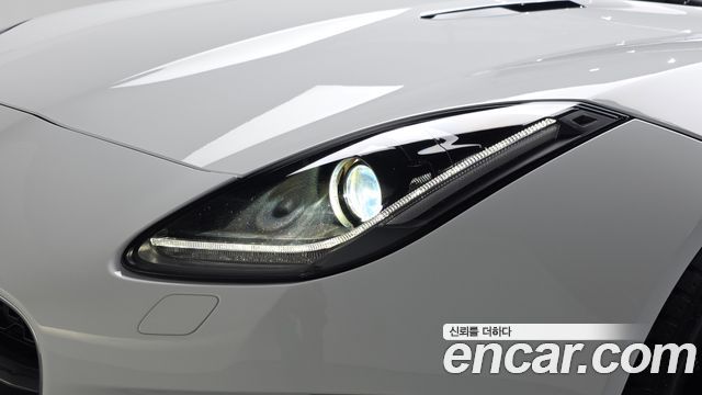 Jaguar F-TYPE 2020 — photo 8