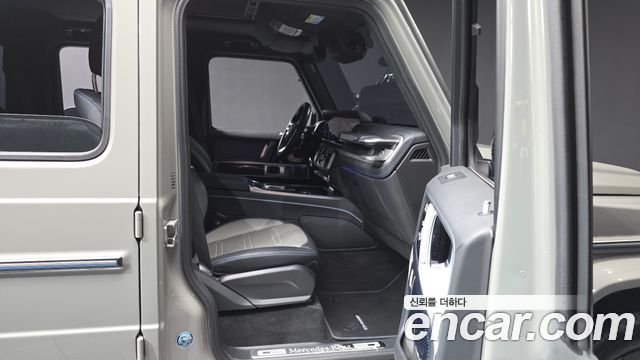 Mercedes-Benz G-Class 2025 — photo 11