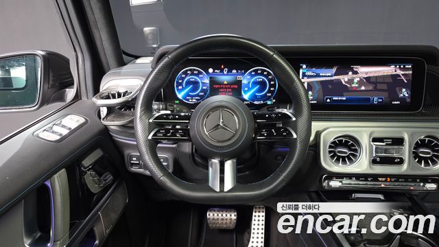 Mercedes-Benz G-Class 2025 — photo 13