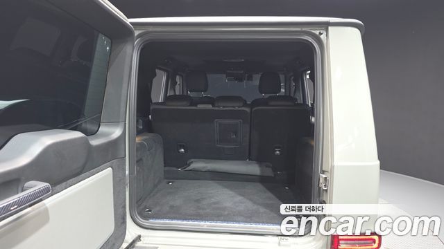 Mercedes-Benz G-Class 2025 — photo 20