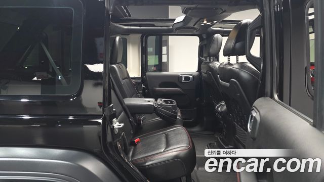 Jeep Wrangler 2022 — photo 17