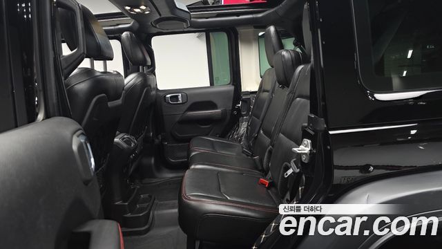 Jeep Wrangler 2022 — photo 18