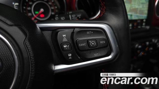 Jeep Wrangler 2022 — photo 23