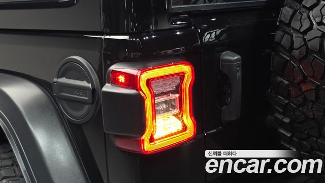 Jeep Wrangler 2022 — photo 9