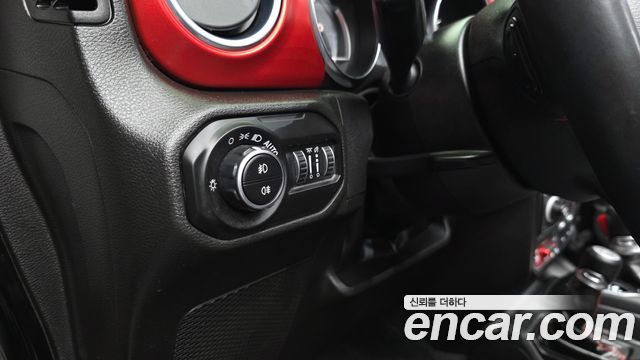 Jeep Wrangler 2022 — photo 28