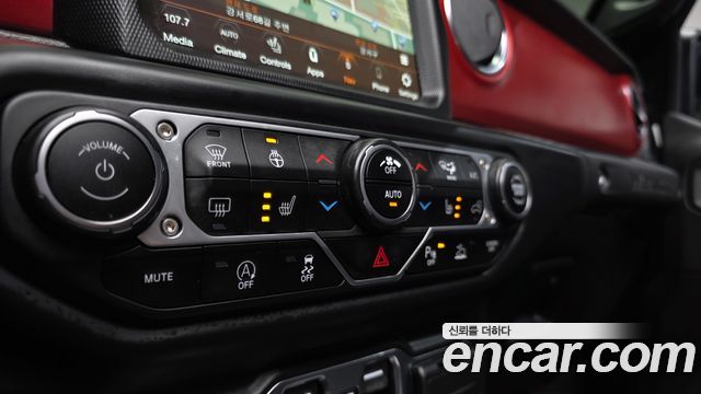 Jeep Wrangler 2022 — photo 29