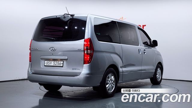 Hyundai Starex 2017 — photo 2