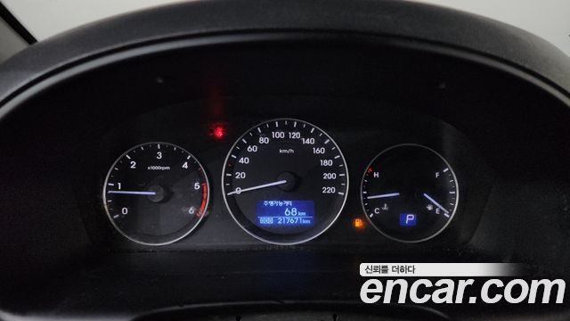 Hyundai Starex 2017 — photo 8