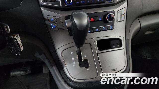 Hyundai Starex 2017 — photo 9