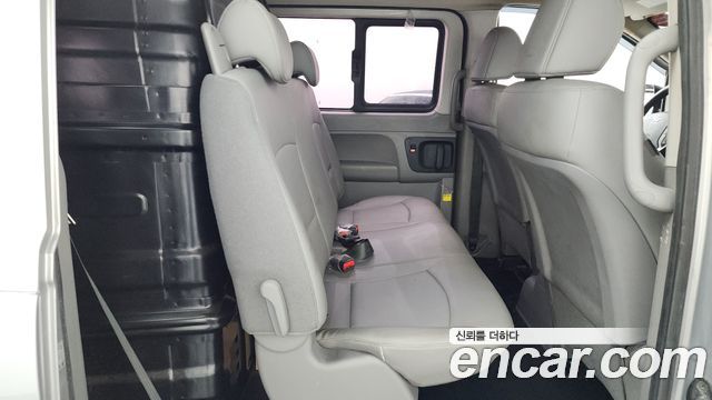 Hyundai Starex 2017 — photo 12