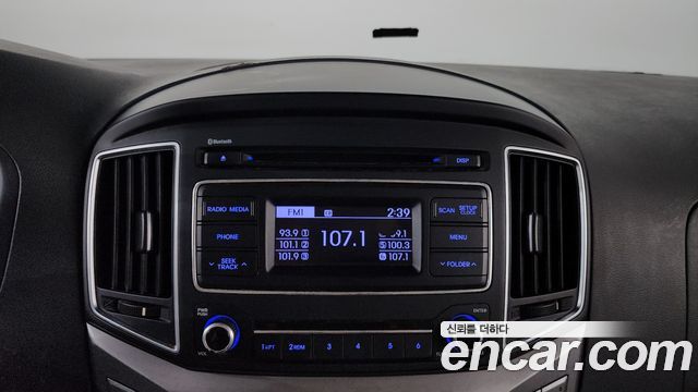 Hyundai Starex 2017 — photo 18