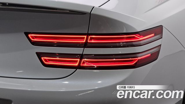 Genesis G80 2022 — photo 9