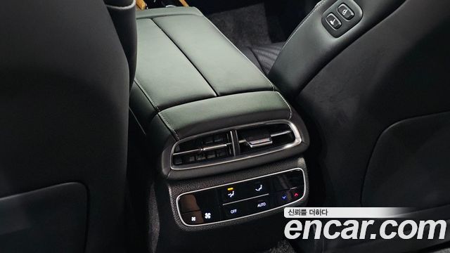 Genesis G80 2022 — photo 31