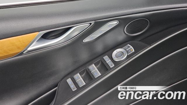 Genesis G80 2022 — photo 35