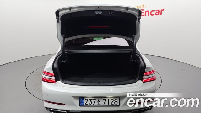 Genesis G80 2022 — photo 39