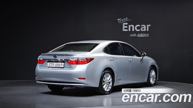 Lexus ES 2013 — photo 2