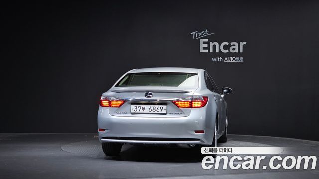 Lexus ES 2013 — photo 4