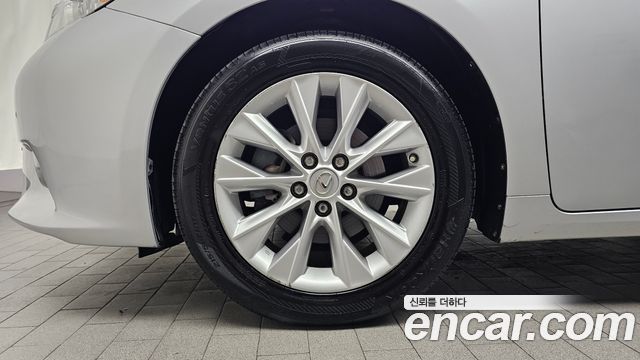Lexus ES 2013 — photo 5