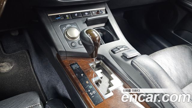 Lexus ES 2013 — photo 9