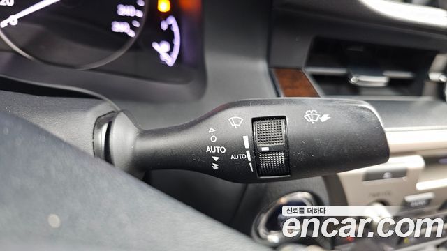 Lexus ES 2013 — photo 16