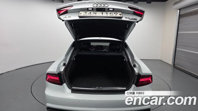 Audi A7 2017 — photo 20