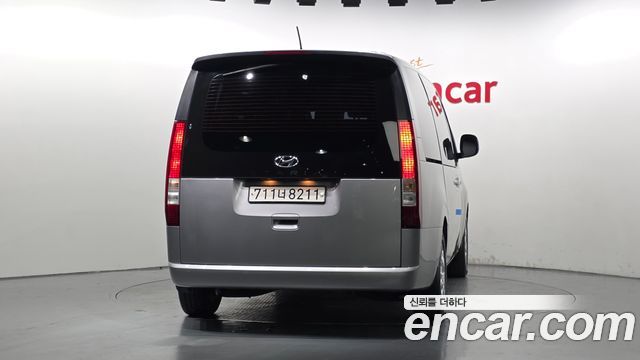 Hyundai Staria 2022 — photo 4